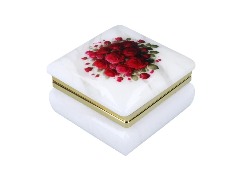 Kasetka alabastrowa kwadratowa 6x6cm (w pudełku)