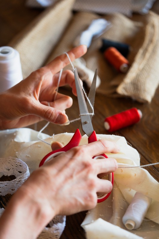 Nożyczki uniwersalne czerwone 19,5 cm