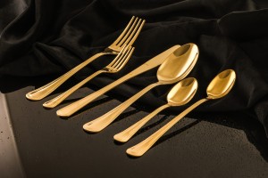 Komplet 24 szt. sztućców dla 4 osób Luce złoty