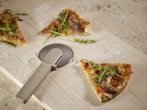 Obrotowy nóż do pizzy Singles Soft Taupe 29618