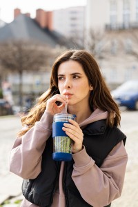 Kubek termiczny szklany ze słomką 600 ml granatowy Fuori 30381