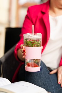 Kubek termiczny szklany ze słomką 600 ml różowy Fuori 30411