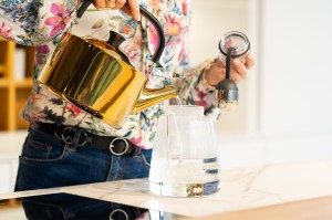 Czajnik 1,5l z gwizdkiem Diamante złoty polerowany 29187