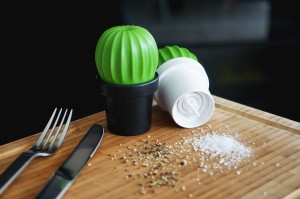 Młynek do soli lub pieprzu Tasty Cactus czarno-zielony 10252-BK-GN