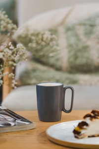 Dwa kubki ceramiczne z uszkiem 250 ml Fuori szare