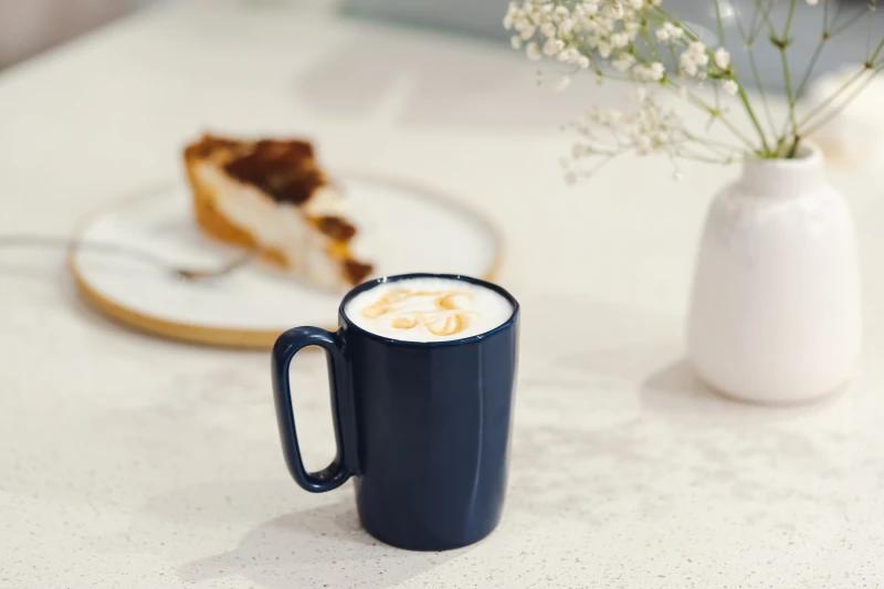 Dwa kubki ceramiczne z uszkiem 250 ml Fuori granatowe