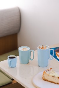 Dwa kubki ceramiczne z uszkiem 250 ml Fuori miętowe