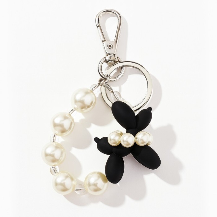 Brelok do kluczy elegancki pudel z perełkami