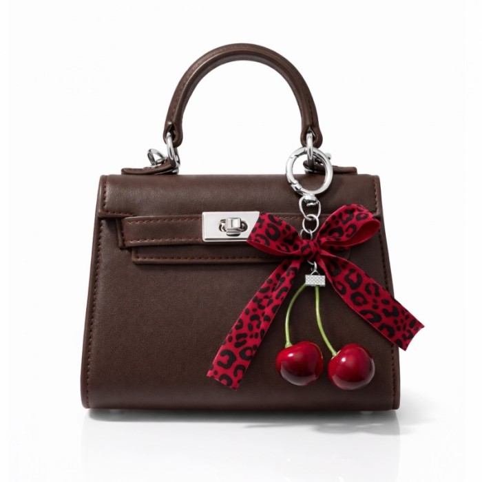 Brelok do kluczy KOKARDA w panterkę i WISIENKI bordowe