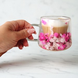 Szklanka termiczna z hortensją w środku róż 180 ml 1szt SZK188