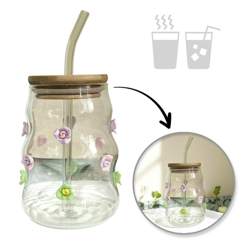 Szklanka z falowanymi ściankami i kwiatkami 450 ml ze słomką i pokrywką SZK164