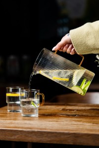 Dwie szklanki ryflowane z żółtym uchem 350ml Livio 1838