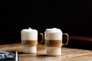 Dwie szklanki ryflowane z żółtym uchem 350ml Livio 1838