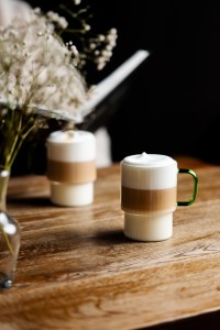 Dwie szklanki ryflowane z zielonym uchem 350ml Livio 1807