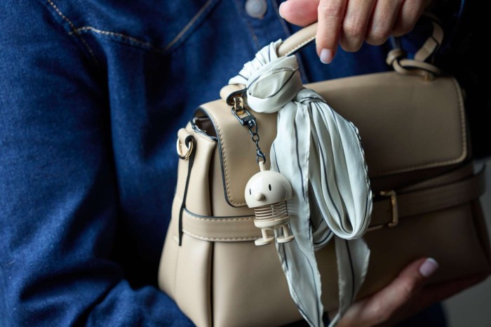 Zawieszka brelok Hoptimist Charm Latte 38309