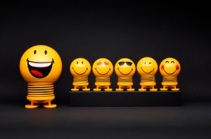 Figurka Hoptimist Smiley Cool S Yellow 26197