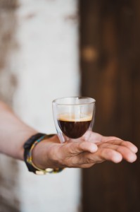 Vialli Design- Zestaw 2 filiżanek do espresso z podwójną ścianką Amo 80 ml 25837