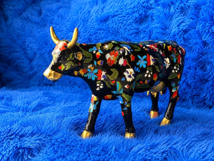 KRÓWKA-Cowsonne-4040491467612--mywdomu.pl-extraprezenty.pl-NA-SOFIE-1.jpg