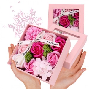 Bukiet zapachowych kwiatów mydlanych w ozdobnym pudełku, flower box BUK02R