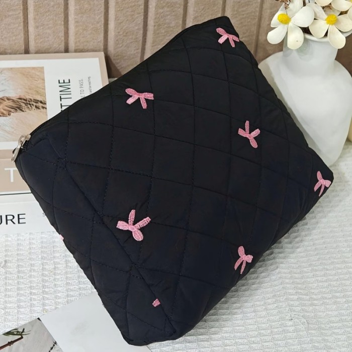 Kosmetyczka damska pikowana czarna w kokardki 23 x 7 x 16 cm KS156