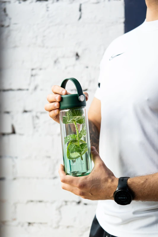 Vialli Design, Butelka z podwójną ścianką i zaparzaczem Fuori 350 ml zielona 30213
