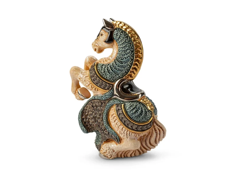 De Rosa Rinconada, ceramiczna figurka z Urugwaju - KOŃ TURNIEJOWY, biały