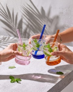 Vialli Design, zestaw 6 szklanek z kolorowym dnem 350 ml ze słomkami Volo 32224