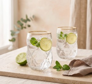Vialli Design, komplet 2 szklanki 450 ml ze złotym rantem Geo Gold