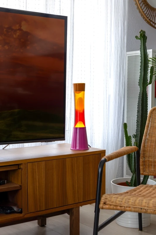 FISURA-lampa-LAVA-gradient-tower-2.webp