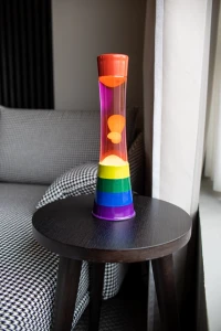 FISURA-lampa-LAVA-WIEŻA-tęcza-2.webp