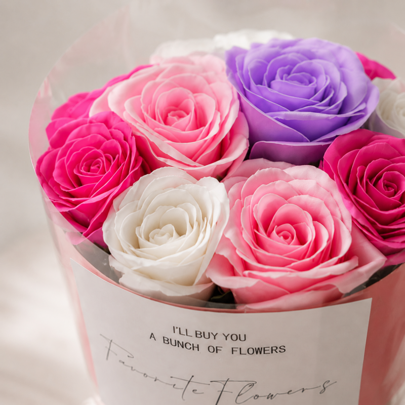 Flower box, bukiet zapachowych kwiatów mydlanych w pudełku fiolet