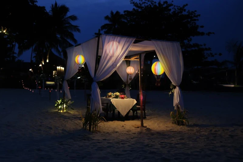Beach - Led Balloon - AuthenticModels.jpg