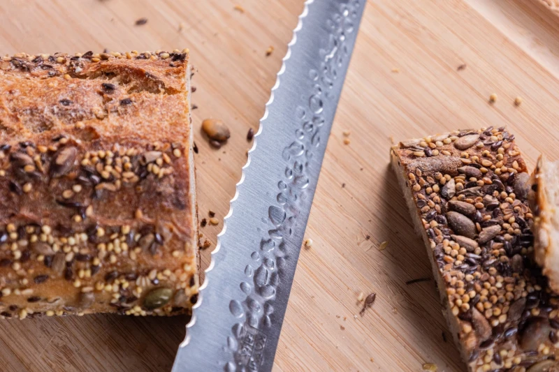 Kotai, Nóż kuchenny – ząbkowany nóż do chleba/ciasta + pudełko prezentowe