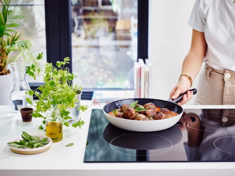 Brabantia, patelnia głęboka z pokrywką 28 cm Indu