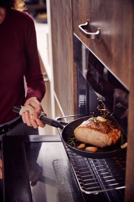 Brabantia, patelnia żeliwna z nieprzywierającą powłoką 28 cm Patron