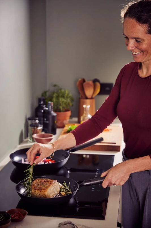 Brabantia, patelnia żeliwna z nieprzywierającą powłoką 28 cm Patron