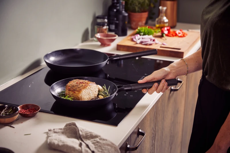 Brabantia, patelnia żeliwna z nieprzywierającą powłoką 28 cm Patron