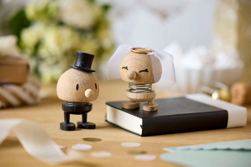 Hoptimist figurka Groom S Raw Oak