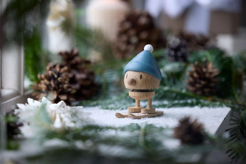 Hoptimist figurka Skiing Bumble S Sky