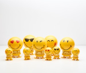 Hoptimist figurka Smiley Joy S Yellow