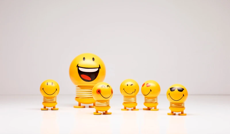 Hoptimist figurka Smiley Joy S Yellow