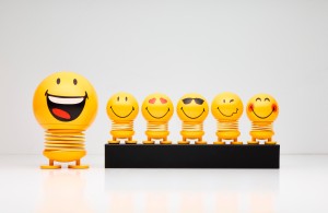 Hoptimist figurka Smiley Joy S Yellow