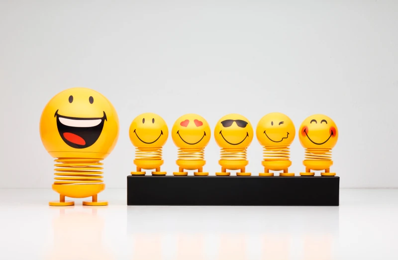 Hoptimist figurka Smiley Joy S Yellow