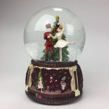 schneekugel-nussknackerballett (1).jpg